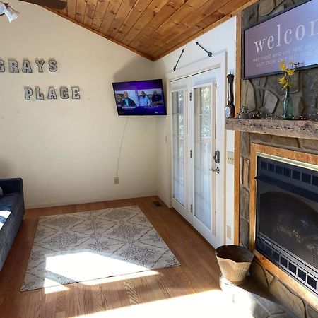 Gray'S Place On Cosby Creek - 2 Bedrooms, 2 Baths, Sleeps 6 Home Экстерьер фото