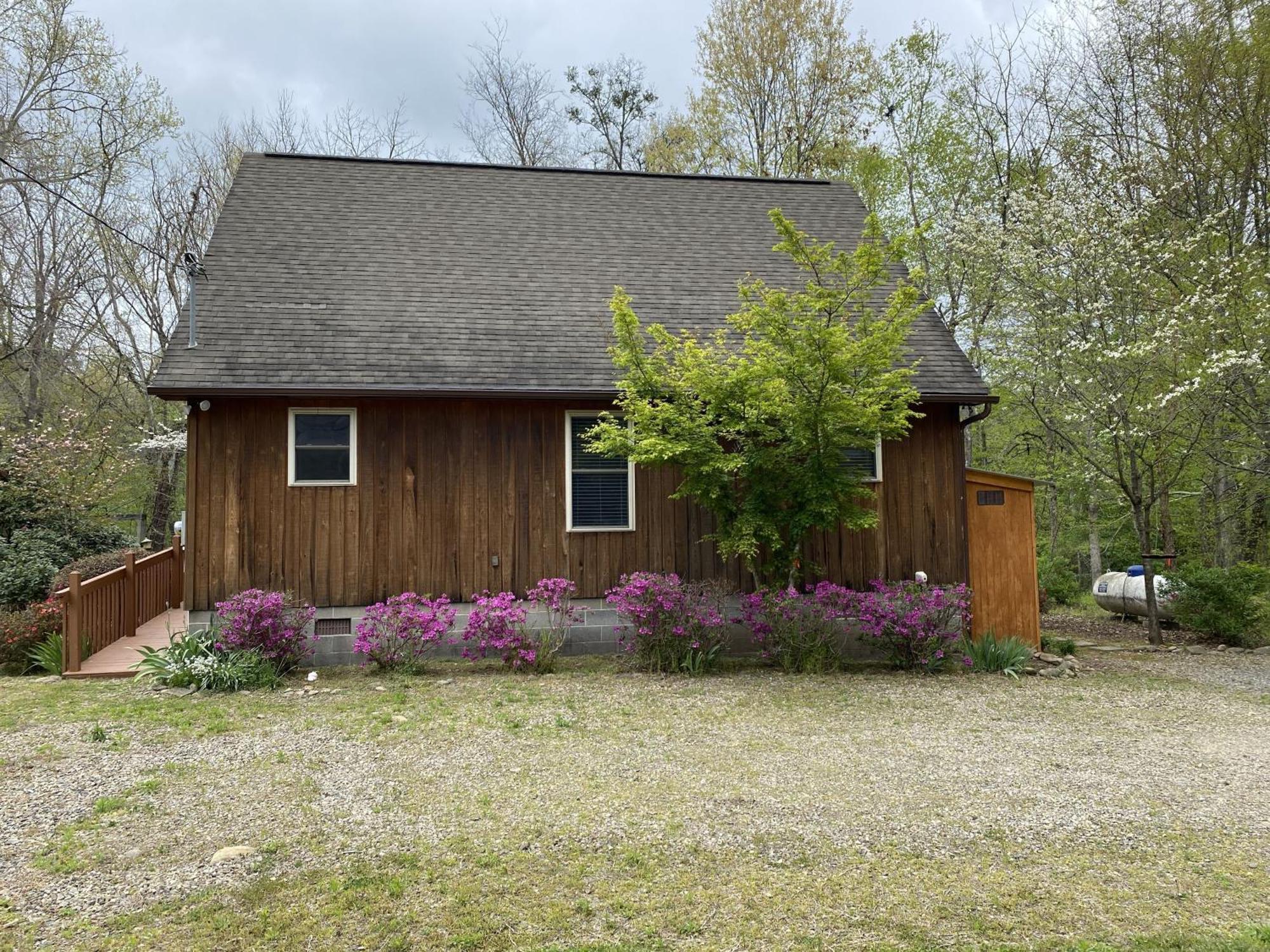 Gray'S Place On Cosby Creek - 2 Bedrooms, 2 Baths, Sleeps 6 Home Экстерьер фото